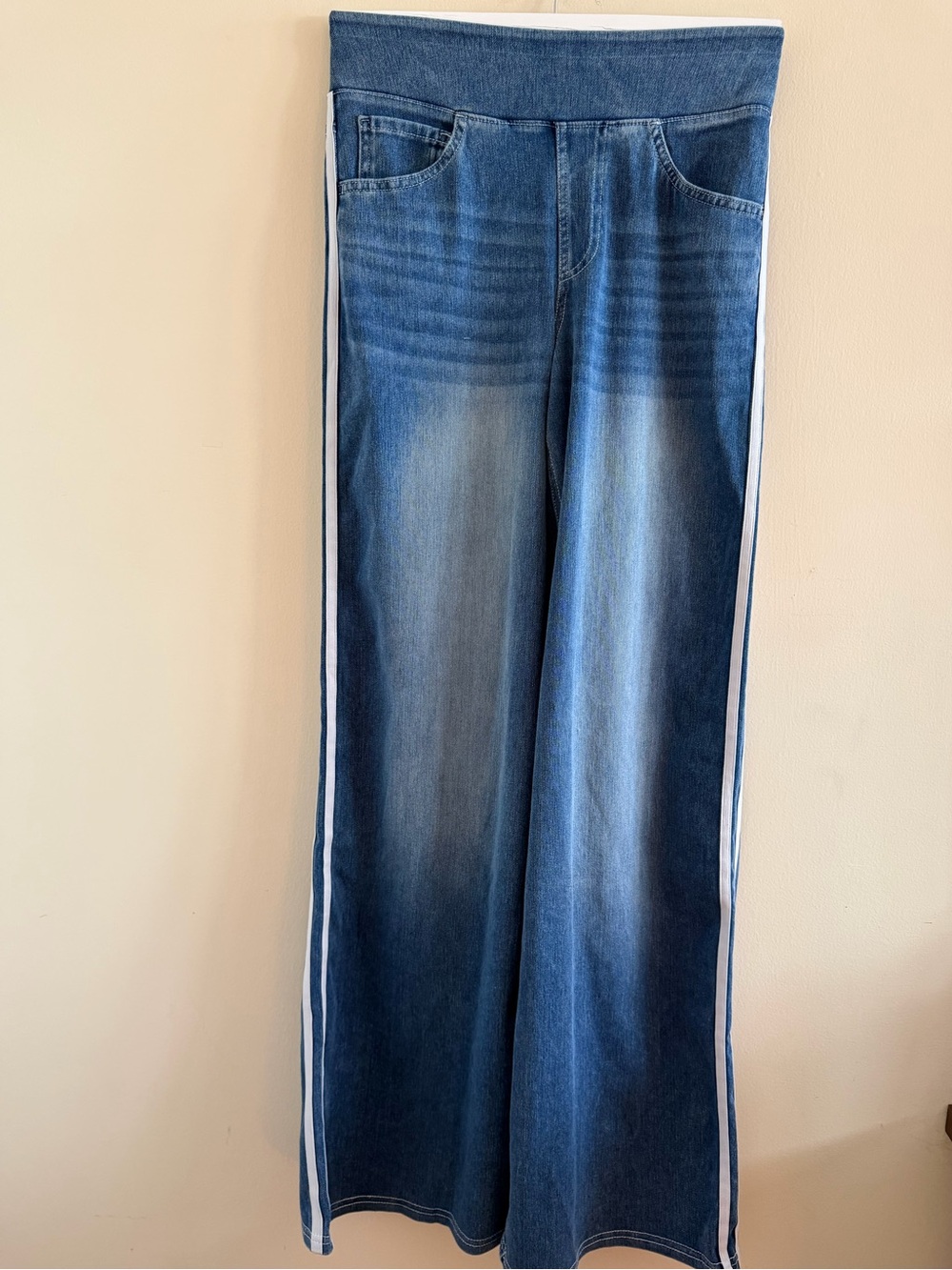 New! HALARA Navy Wide-Leg Denim Pants